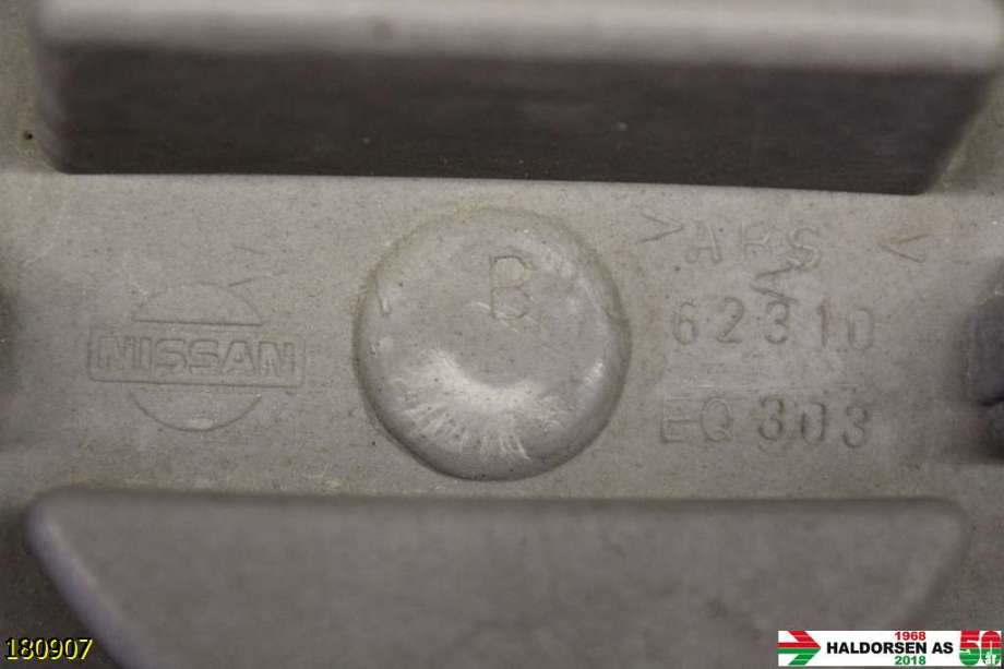 Grill til Nissan X-Trail 2002-2007 (T30) (T30) (NISSAN|62310EQ303|)