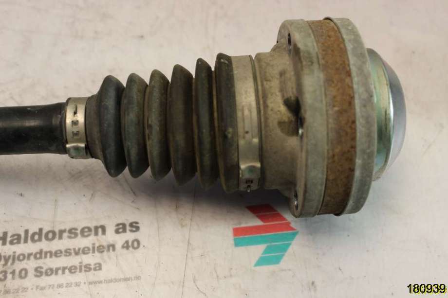Drivaksel venstre foran til VW Caddy 2004-2010 (Type III, Fase 1)  (VOLKSWAGEN|2K3 407 271 B|)