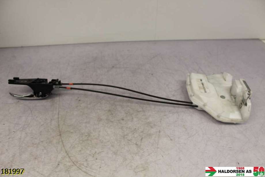 Låsekasse venstre til Suzuki SX4 2009-2013 (Type I, Fase 2)  (SUZUKI|82202-61MA0|)