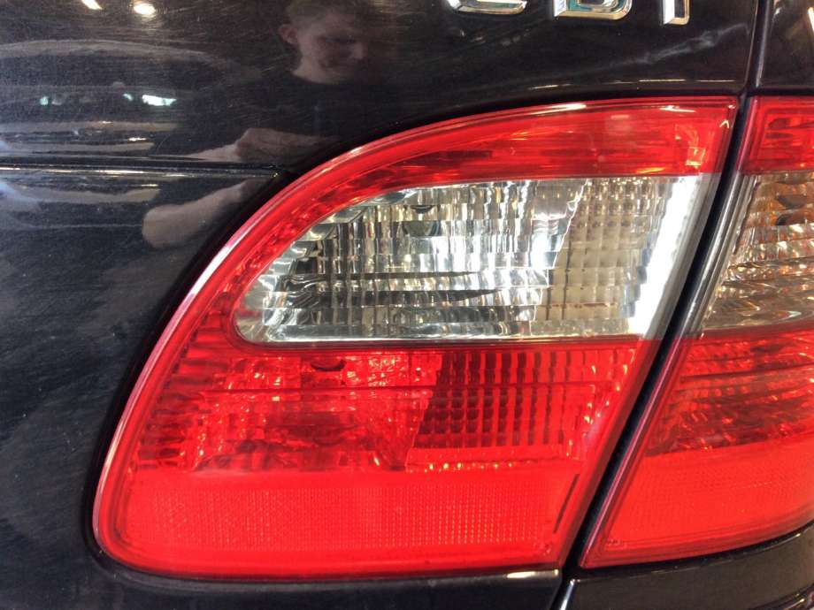 Baklykt høyre indre til Mercedes E-Klasse 2006-2009 (Fase 2) (W211) (W211) (MERCEDES|A 211 820 30 64|)
