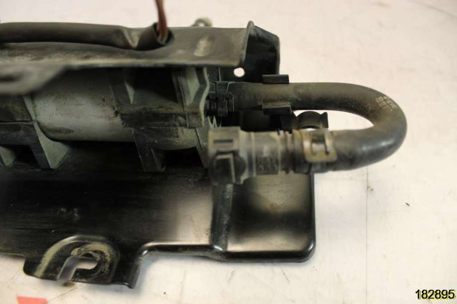 Dieselfilterholder til VW Transporter / Caravelle 2009-2015 (Fase 2) (T5) (T5) (VOLKSWAGEN|1K0 906 089 A|)