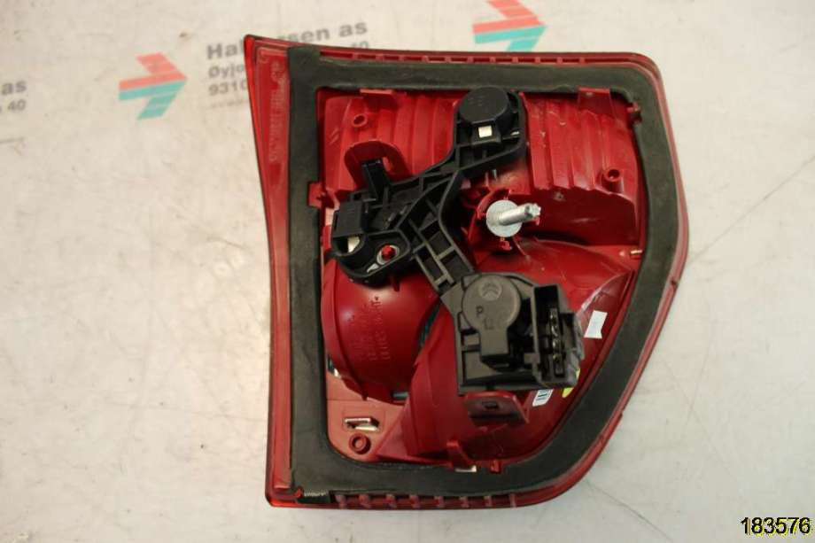 Baklykt høyre indre til Citroën C5 2008-2017 (Type II)  (CITROEN|9671811380-00|)