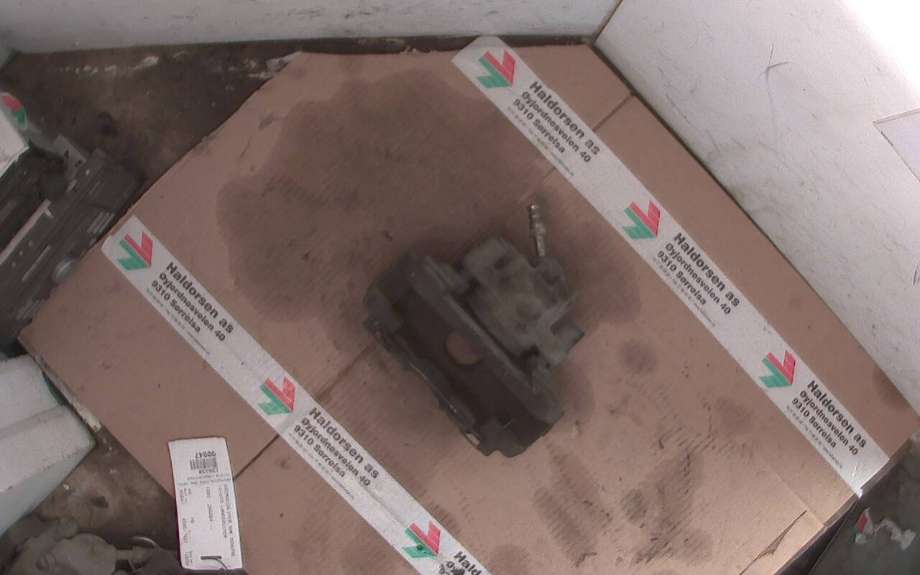 Bremsecaliper venstre foran til Volvo V70 2000-2004 (Type II, Fase 1)  (VOLVO V70|)