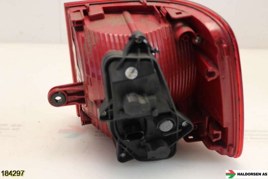 Baklykt venstre til VW Touran 2010-2015 (Type I, Fase 3)  (Touran 1,6
Blue Motion
TOU|1T0 945 095 R|)