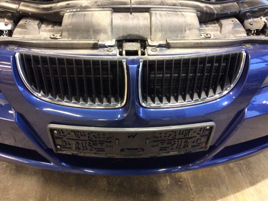 Grill til BMW 3-Serie, 2005-2011 (E90/E91/E92/E93) (E90/E91/E92/E93) (BMW|51 13 7 120 010)