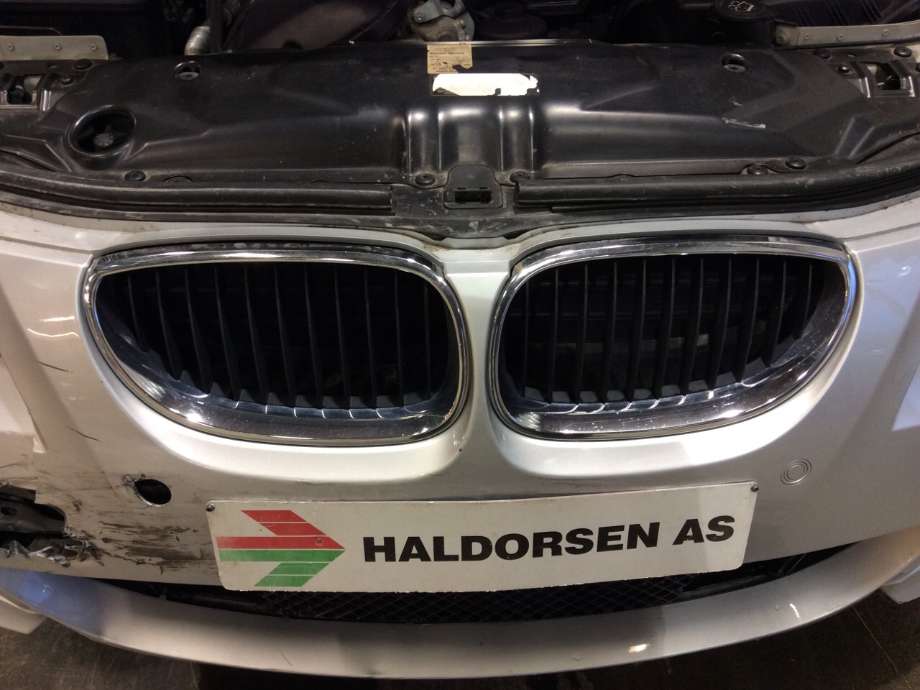 Grill til BMW 5-Serie, 2003-2010 (E60/E61) (E60/E61) (BMW|51137027061 - LH)