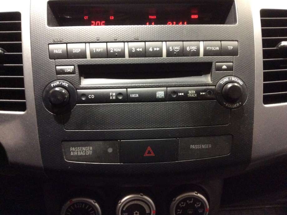 Bilstereo til Mitsubishi Outlander, 2007-2010 (Type II, Fase 1) (MITSUBISHI|DY-3W69U-3)