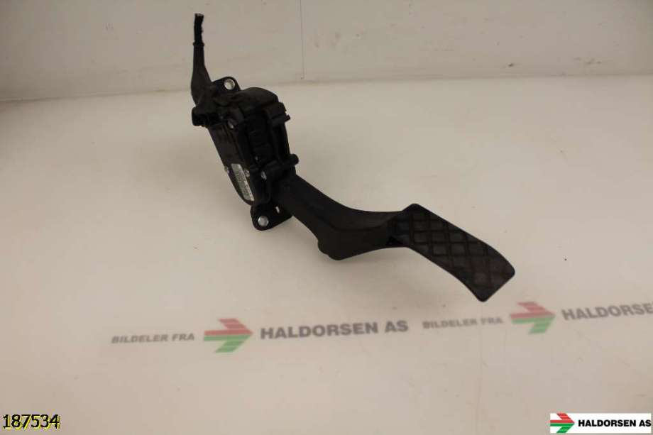 Pedal gass til VW Transporter / Caravelle 2003-2009 (Fase 1) (T5) (T5) (VOLKSWAGEN|7H1 721 503 D|)