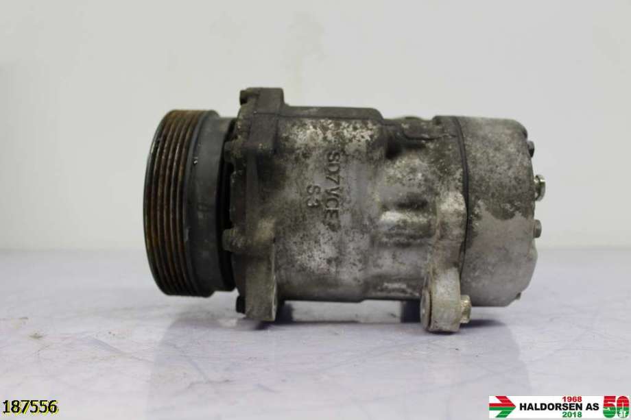 Aircondition kompressor til VW Transporter / Caravelle 2003-2009 (Fase 1) (T5) (T5) (VOLKSWAGEN|7H0 820 803 D|)