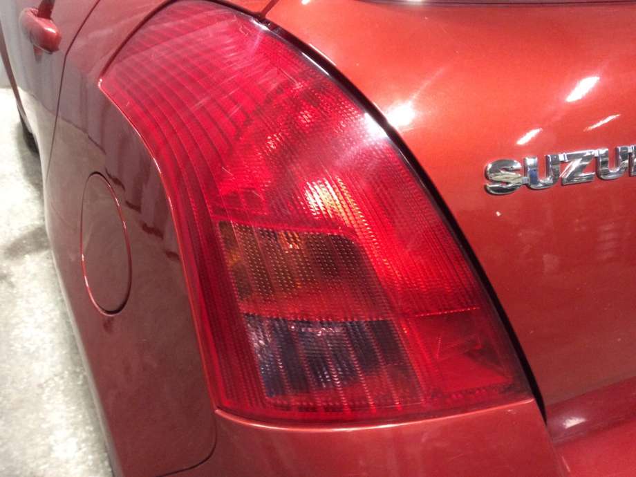Baklykt venstre til Suzuki Swift, 2005-2010  (SUZUKI|35670-63J00)