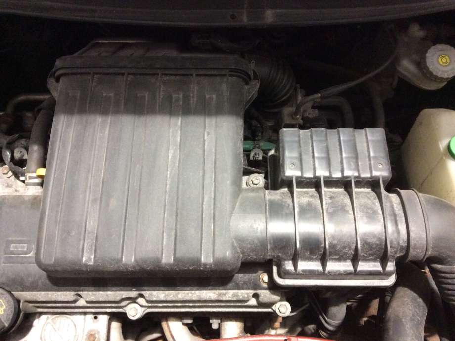 Luftfilterboks til Suzuki Swift, 2005-2010  (SUZUKI|)
