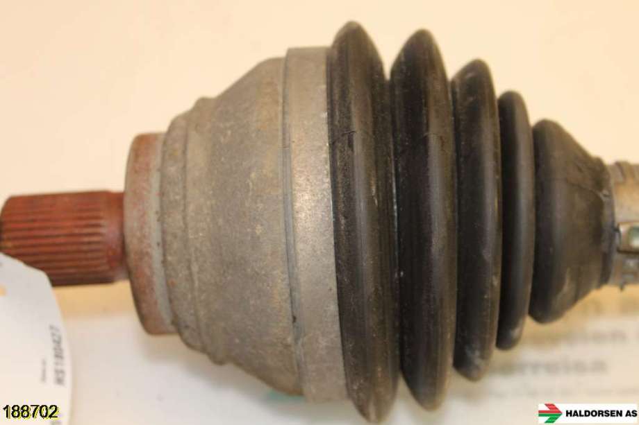Drivaksel venstre foran til VW CC 2008-2012 (PASSAT CC) (PASSAT CC) (VOLKSWAGEN|1K0 407 271 KA|)