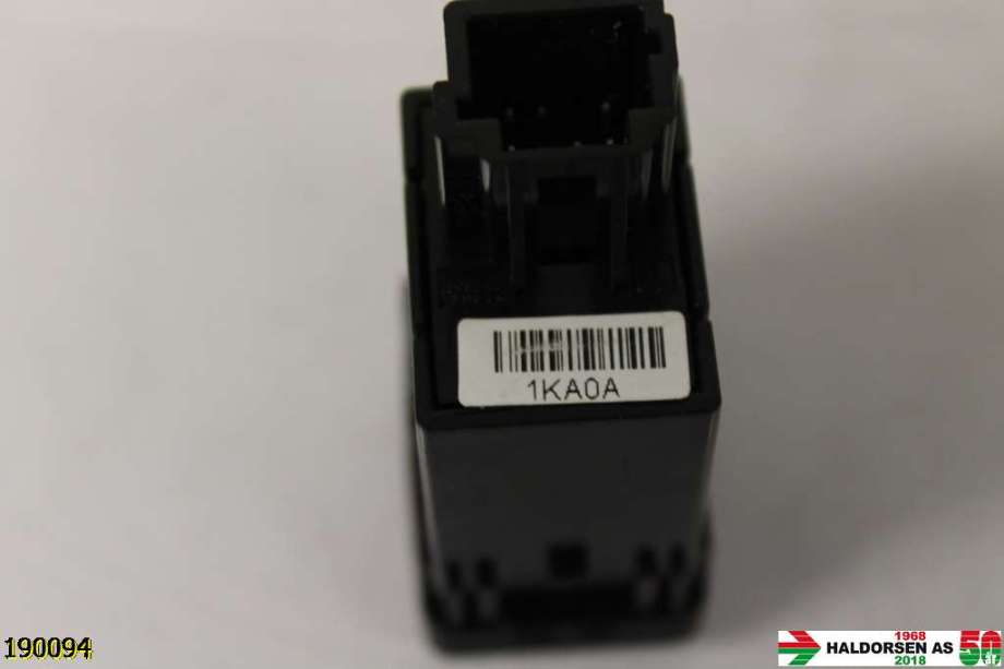 Bryter Antispinn til Nissan Qashqai 2014-2021 (Type II)  (NISSAN|25273-4BA0A|)