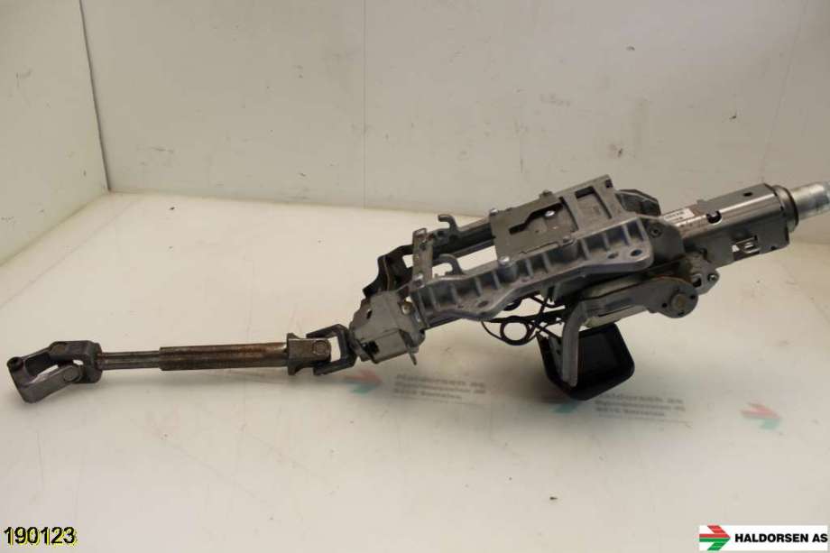 Rattaksel til VW Passat 2005-2010 (B6) (B6) (VOLKSWAGEN|3C1 419 501 AA|)