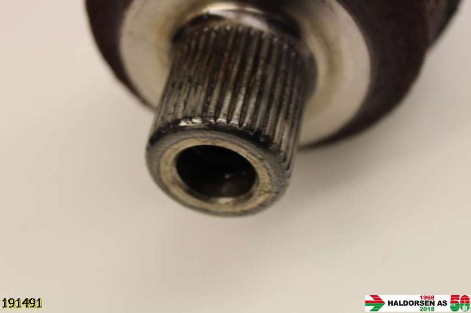 Drivaksel venstre bak til Audi A6 2005-2008 (Type III, Fase 1) (C6) (C6) (AUDI|4F0 501 203 B|)