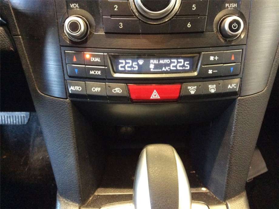 Varmeapparat betjening til Subaru Legacy 2009-2015  (SUBARU|72311AJ330|)