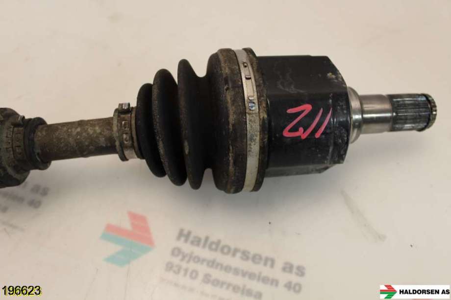 Drivaksel venstre foran til Hyundai i40 2012-2017  (HYUNDAI|49500 3Z300|)