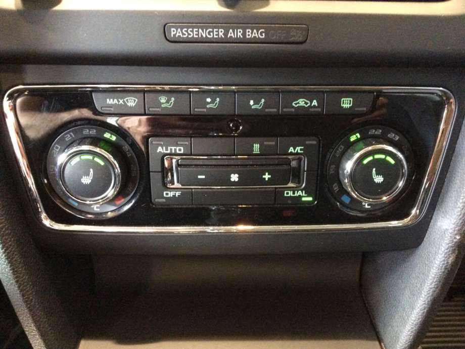 Varmeapparat betjening til Škoda Superb, 2008-2015 (Type II)  (SKODA|3T0 907 044 CG)