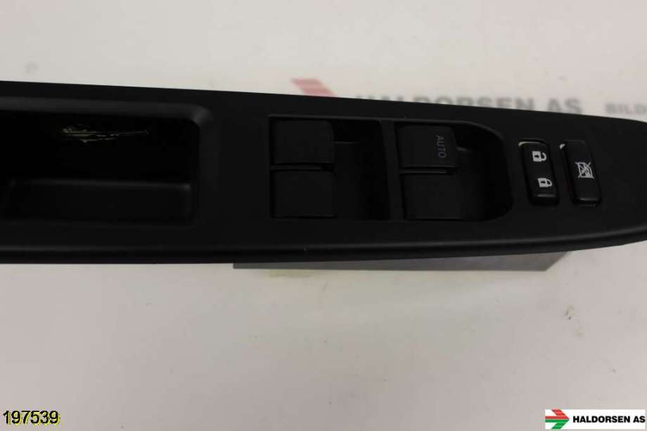 Bryter ruteheis til Toyota Yaris 2014-2020 (Type III, Fase 2)  (TOYOTA|84820-02320|)