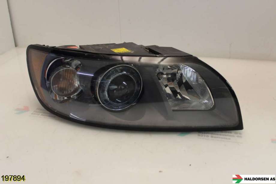 Frontlykt høyre halogen til Volvo V50 2004-2007 (Fase 1)  (VOLVO|80698890|)