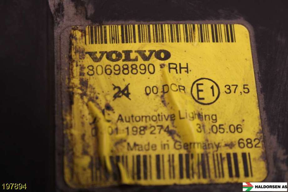 Frontlykt høyre halogen til Volvo V50 2004-2007 (Fase 1)  (VOLVO|80698890|)