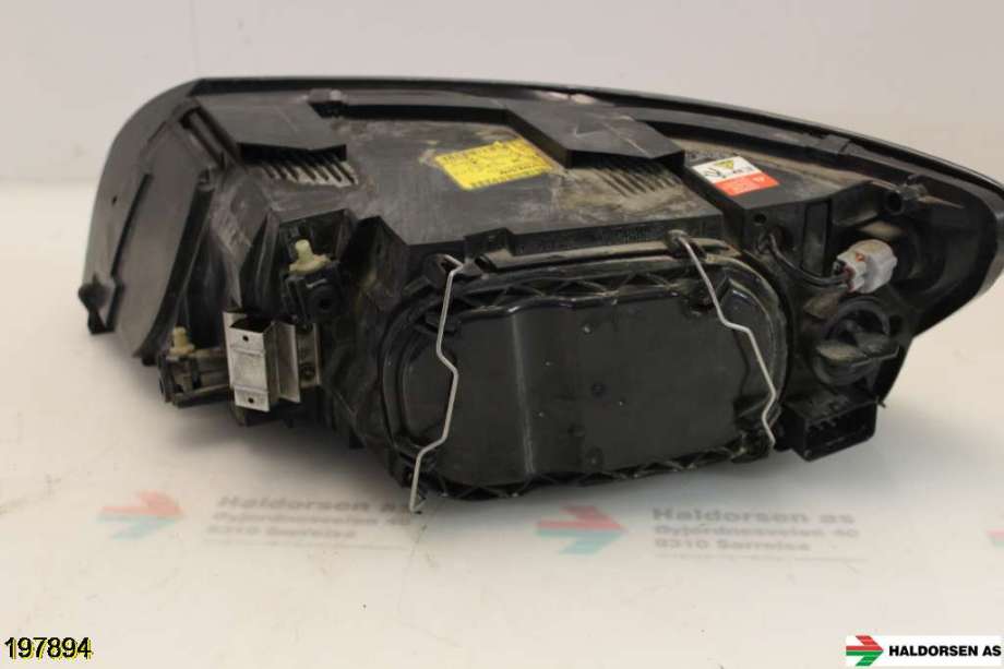 Frontlykt høyre halogen til Volvo V50 2004-2007 (Fase 1)  (VOLVO|80698890|)