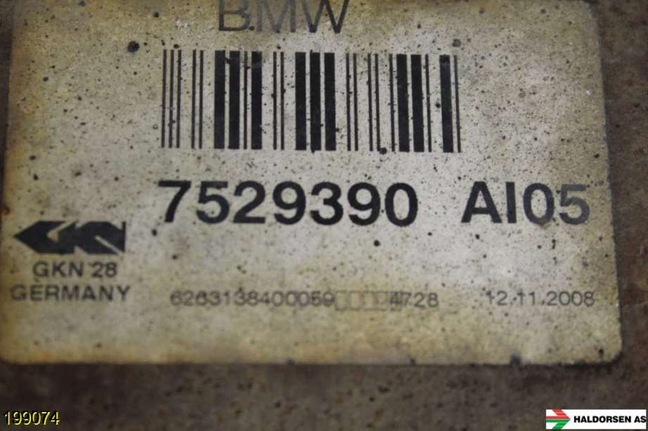 Drivaksel høyre foran til BMW 5-Serie 2003-2010 (E60/E61) (E60/E61) (BMW|31 60 7 570 274|)