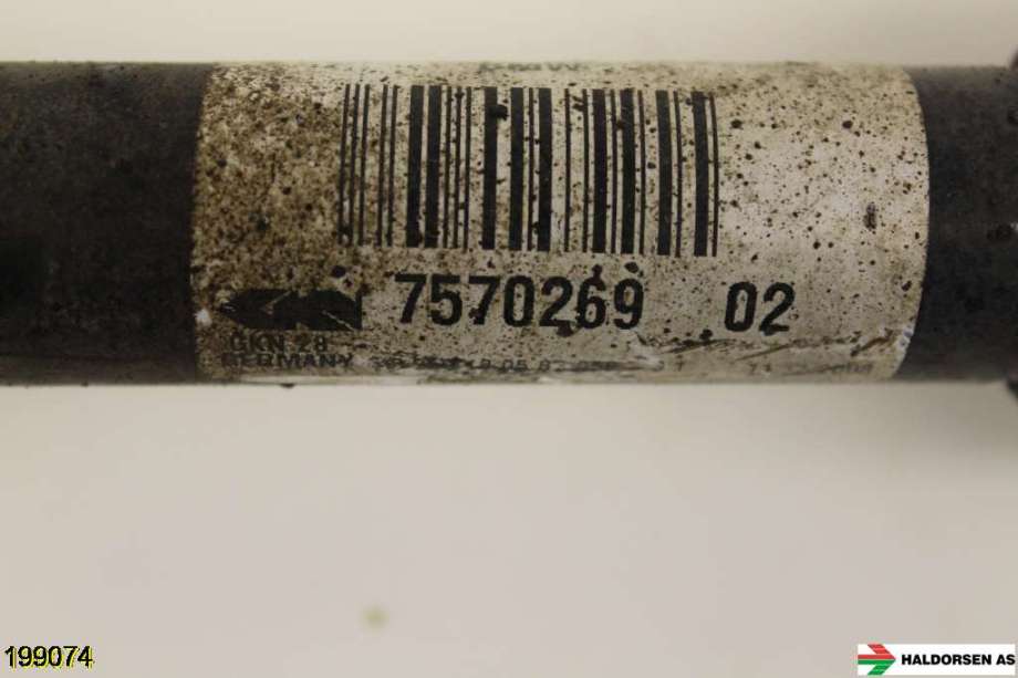 Drivaksel høyre foran til BMW 5-Serie 2003-2010 (E60/E61) (E60/E61) (BMW|31 60 7 570 274|)