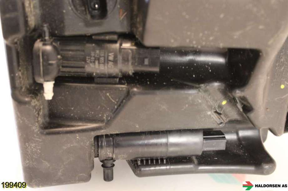 Spylertank til Škoda Fabia 2014-2021 (Type III)  (SKODA|6V0 955 449 A|)