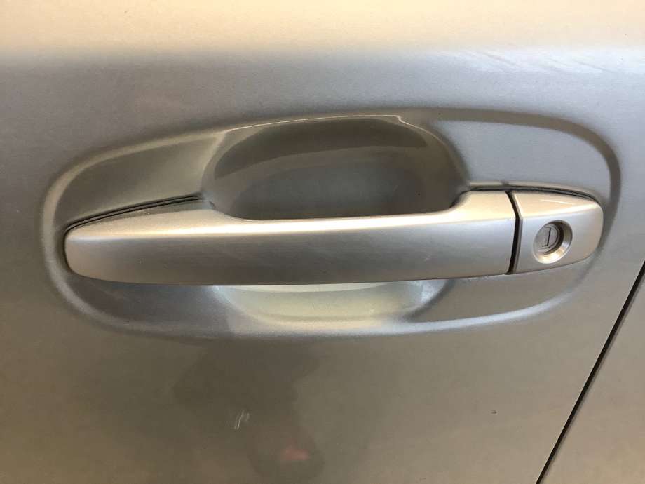 Dørhåndtak utv venstre foran til Toyota Avensis, 2009-2015 (Type III, Fase 1)  (TOYOTA|6921105918)