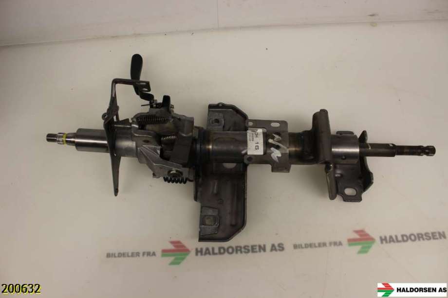Rattaksel til Toyota Hiace 2007-2012 (Fase 3) (TOYOTA|4587026060|)