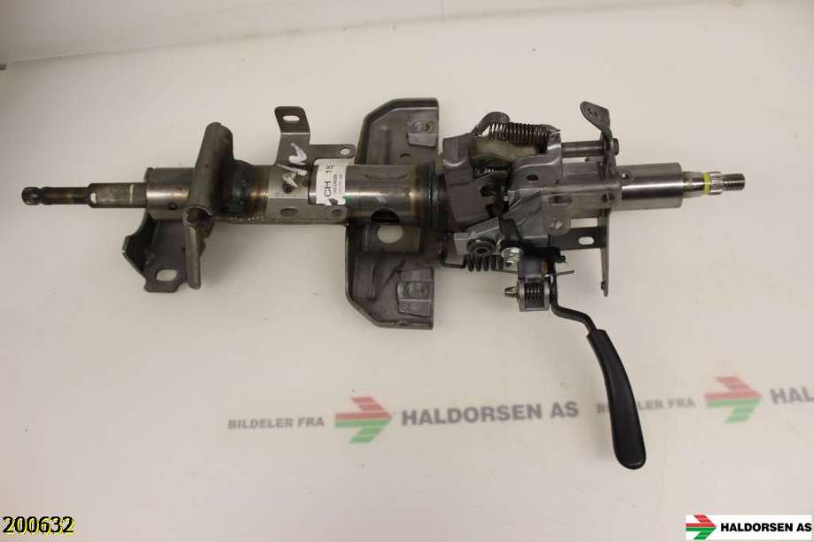 Rattaksel til Toyota Hiace 2007-2012 (Fase 3) (TOYOTA|4587026060|)