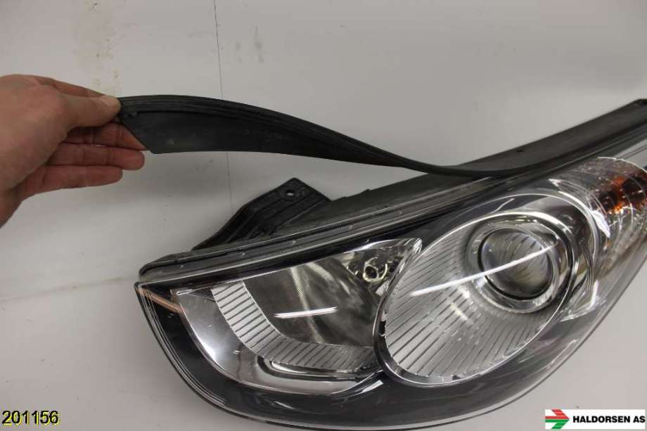 Frontlykt venstre halogen til Hyundai Ix35 2010-2015  (HYUNDAI|921012Y000|)