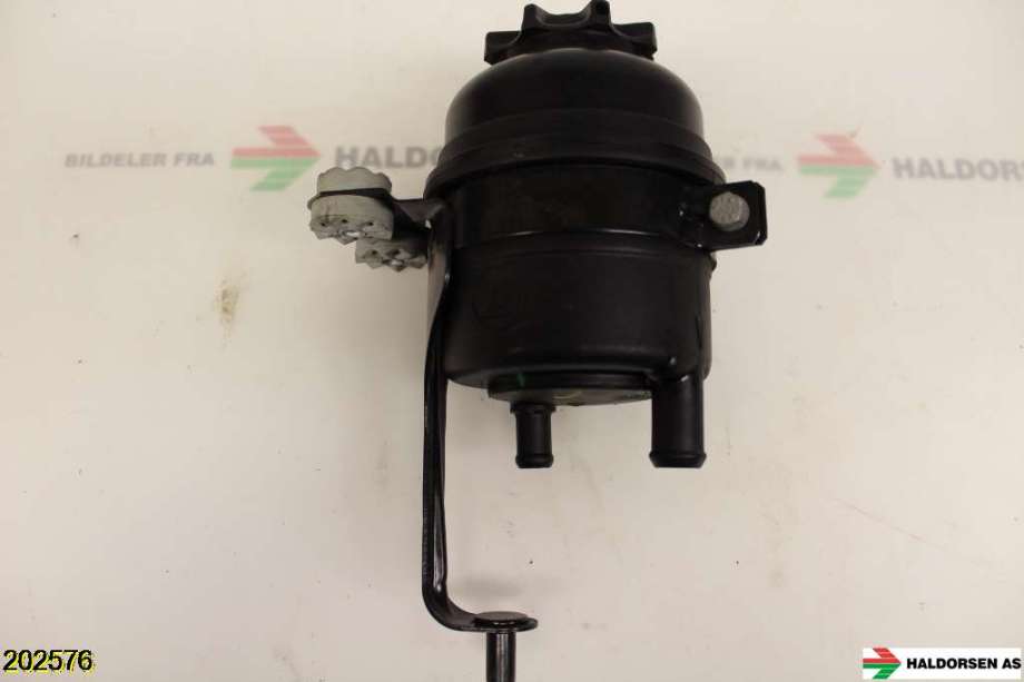 Servo oljebeholder til BMW 5-Serie 2003-2010 (E60/E61) (E60/E61) (BMW|32 41 6 851 217|)