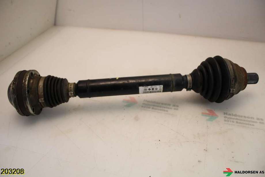 Drivaksel høyre foran til VW Caddy, 2004-2010 (Type III, Fase 1)  (VOLKSWAGEN|1K0 407 272 CR)