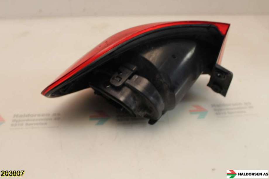 Baklykt høyre til VW Tiguan 2007-2011 (Type I, Fase 1)  (VOLKSWAGEN|5N0 945 096 H|)