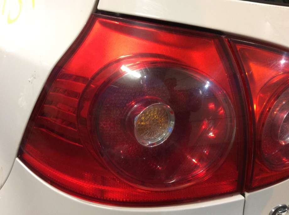 Baklykt venstre til VW Golf V, Combi, 2003-2008  (VOLKSWAGEN|1K6 945 095 AA)
