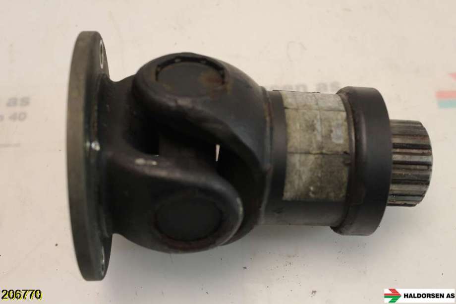 Mellomaksel midtre til Mercedes 208-416 1995-->>  (MERCEDES|)