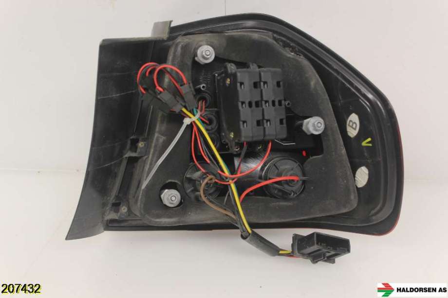 Baklykt venstre til BMW 3-Serie 2005-2011 (E90/E91/E92/E93) (E90/E91/E92/E93) (BMW|63 21 6 937 457|)