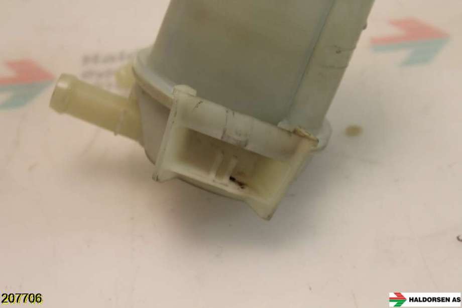 Servo oljebeholder til Toyota Land Cruiser 150 2014-->> (Fase 2) (TOYOTA|4436060331|)