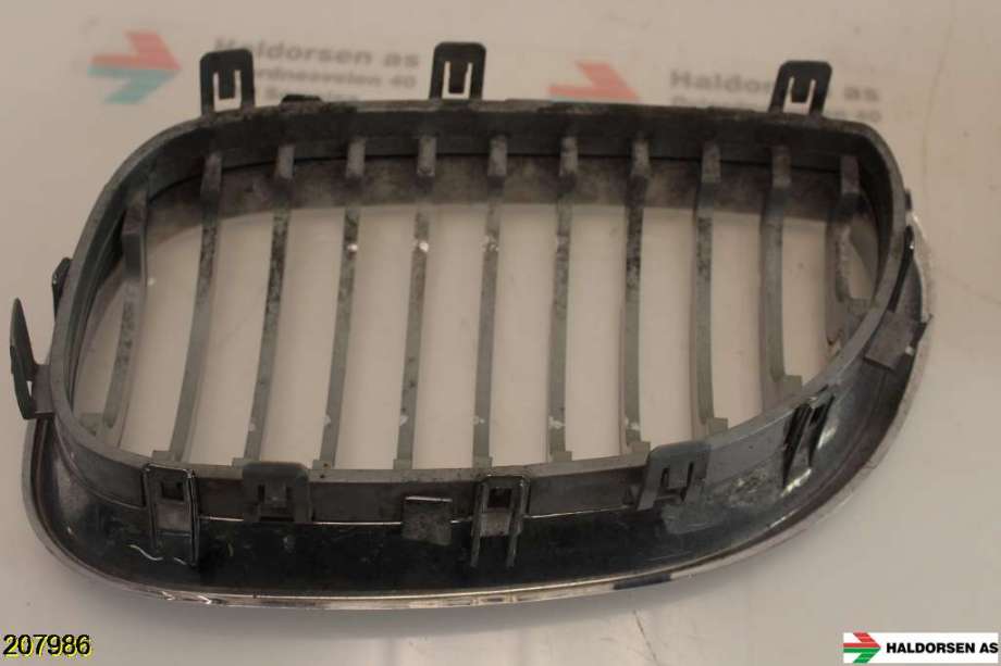 Grill høyre til BMW 5-Serie 2003-2010 (E60/E61) (E60/E61) (BMW|51 13 7 027 062|)