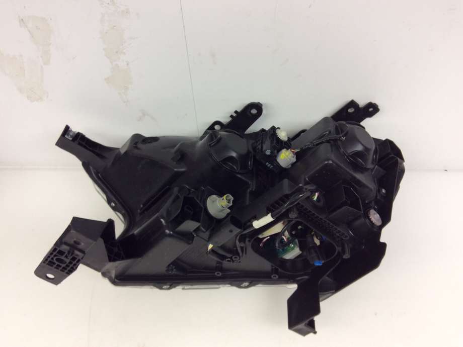 Frontlykt høyre halogen til Ford Ranger / Ranger Raptor 2015-2022  (FORD|JB3B-13D154-MA|)