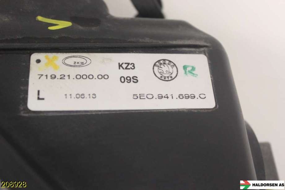 Tåkelykt venstre foran til Škoda Octavia 2013-2016 (Type III, Fase 1) (SKODA|5E0 941 701 C|)