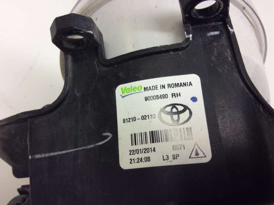 Tåkelykt høyre foran til Toyota Auris 2013-2015 (Type II, Fase 1)  (TOYOTA|8121002110|8121133090|)