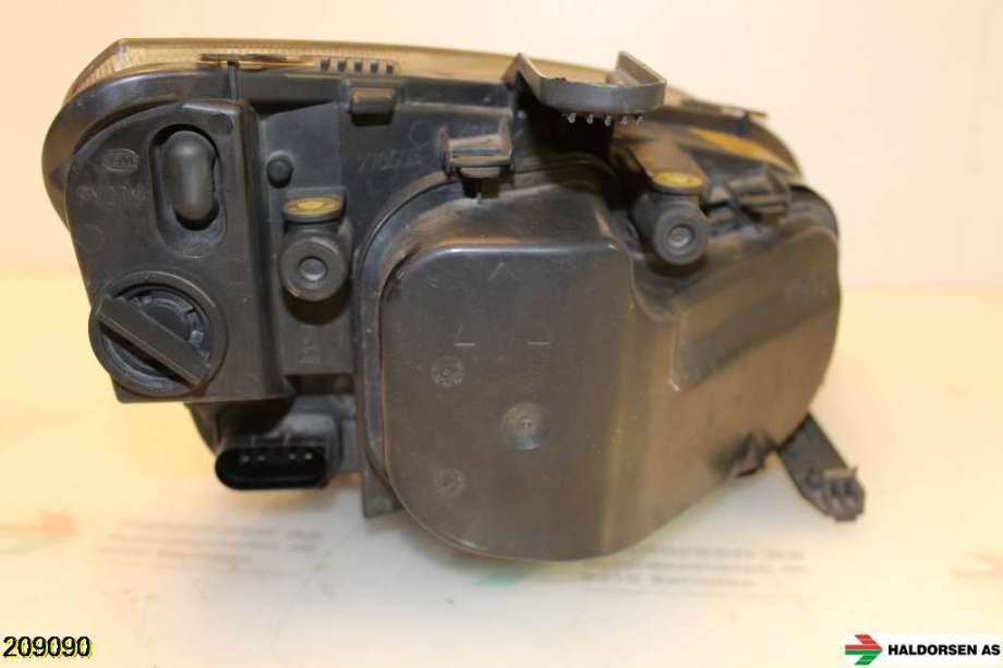 Frontlykt venstre halogen til Ford C-Max 2003-2007 (Type I, Fase 1)  (FORD|7700432094||3M51-13006-AH)