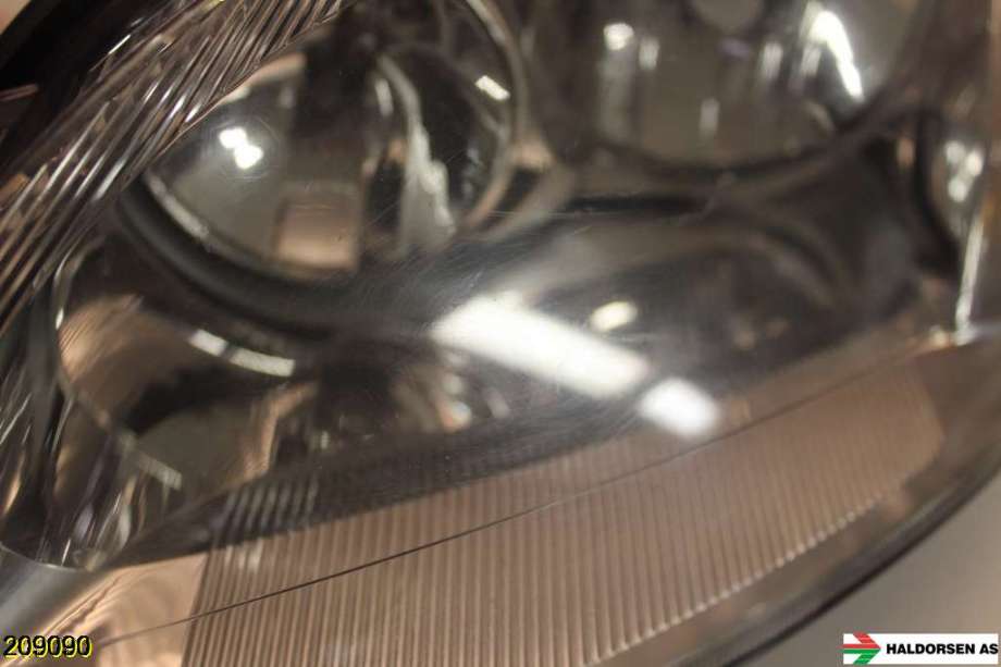 Frontlykt venstre halogen til Ford C-Max 2003-2007 (Type I, Fase 1)  (FORD|7700432094||3M51-13006-AH)