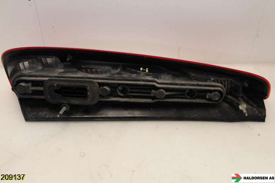 Baklykt høyre til Ford C-Max 2003-2007 (Type I, Fase 1)  (FORD|1347454|3M51-13A602-AD|3M51 13A602-AA)