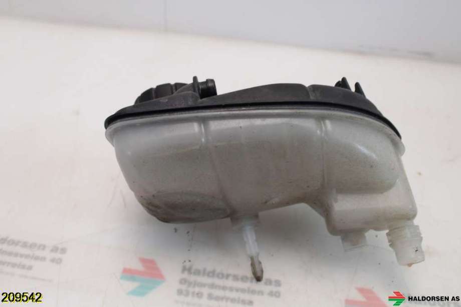 Ekspansjonstank til Mercedes Vito 2014-->> (W447) (W447) (MERCEDES|A 447 500 00 49|)