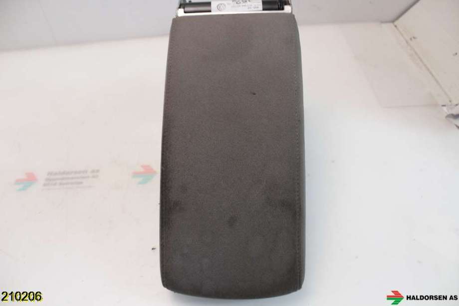 Sete armlene lokk til VW Passat 2005-2010 (B6) (B6) (VOLKSWAGEN|3C0 864 211 B|)