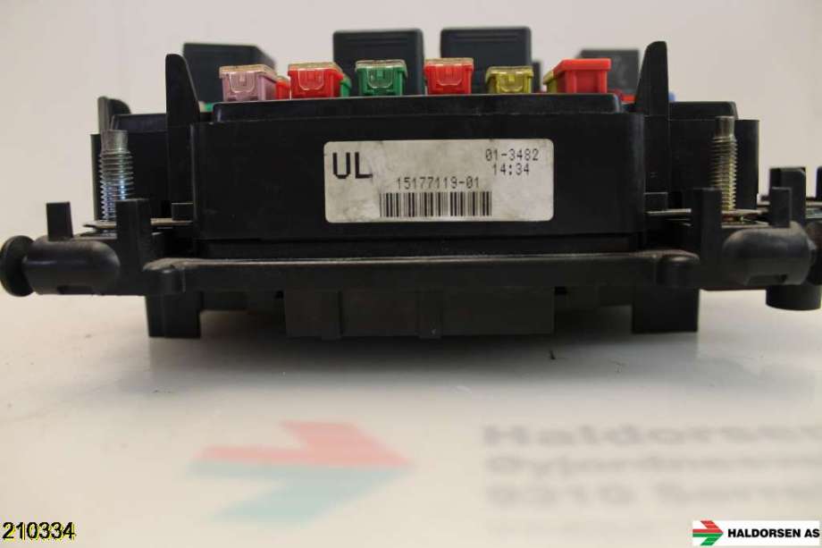 Sikringsboks til Hummer H2 2003-2005 (|15177119-01)